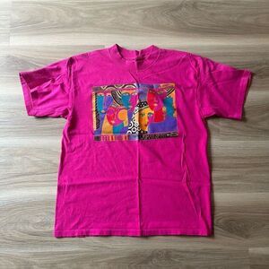 Laurel Burch t shirt